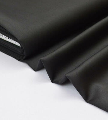 Tissu noir au mètre : un incontournable pour vos décors